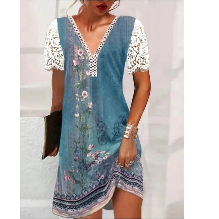 Dame sommerkjole med florale lace-detaljer og V-udskæring Stilla