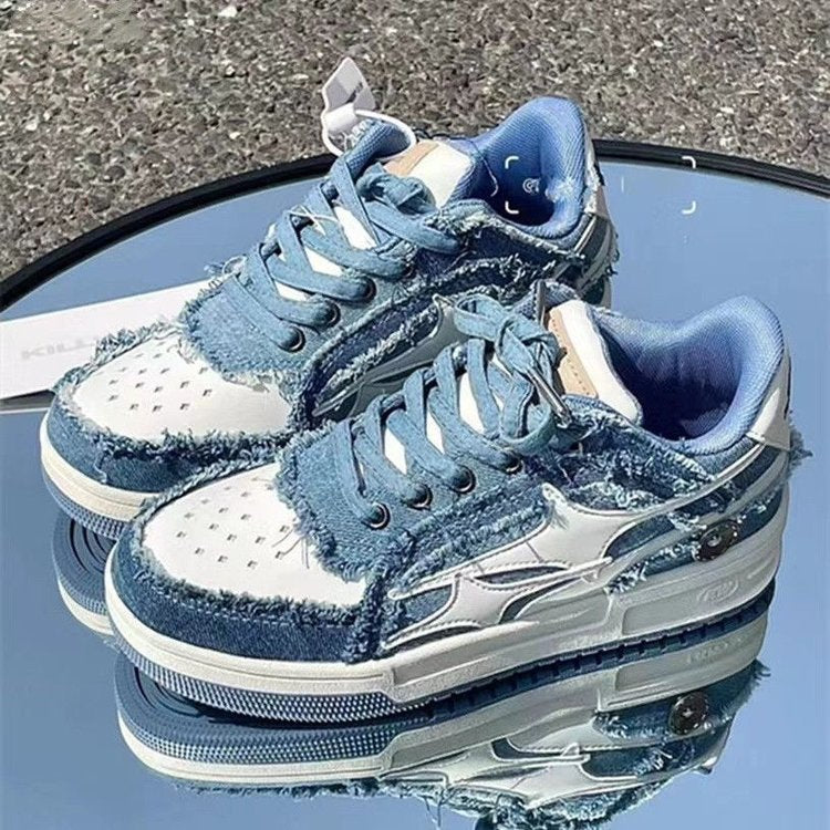 Dame fashionable sneakers i denim med frynset accenter Stilla
