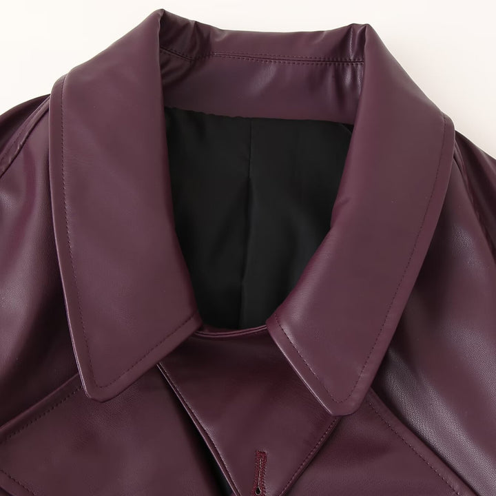 Femme Cropped Kunstlæder Bikerjakke med iøjnefaldende spænde-detaljer Stilla