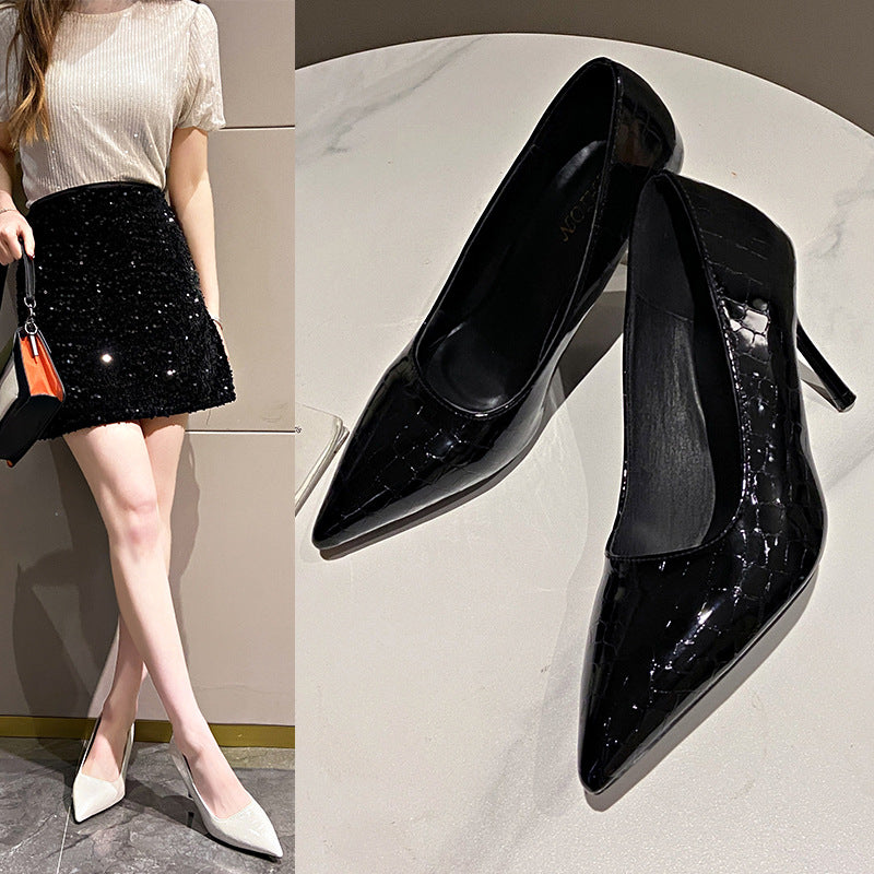 Dame Elegant og moderigtige pumps med krokodille-prægning og smal hæl Stilla