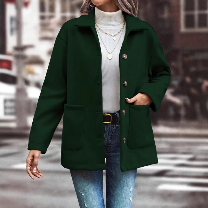Damer fashionable oversized jakke med knapdetaljer og praktiske lommer Stilla