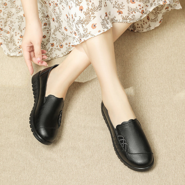 Femme stilfulde Slip-On Loafer med dekorativt Rhinestone-detalje Stilla