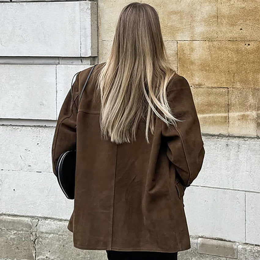 Dame Suede Blazerjakke med elegant pasform og praktiske lommer Stilla