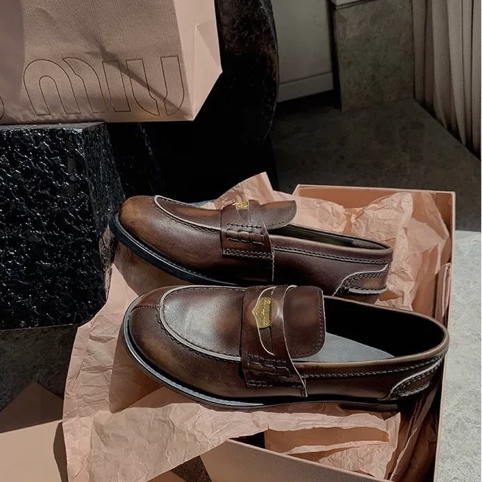 Dame Glinsende Loafers med Elegant Hardware Stilla