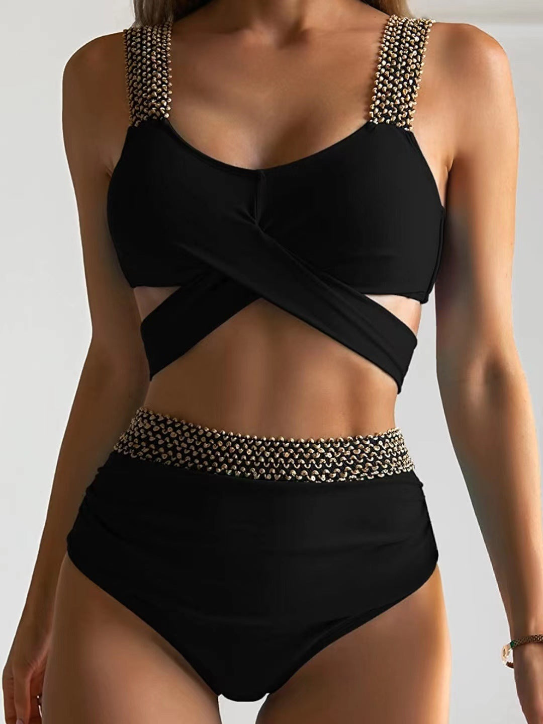 Dame Sporty Bikini med indpakningsoberdel og elegante accenter Stilla