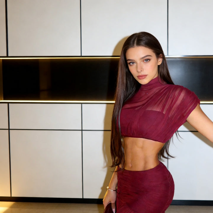 Dame kortærmet crop-top med rynket design og elegant stående krave Skovae