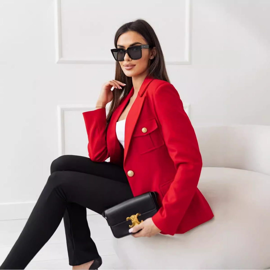 Dame elegant blazer med stilfulde lommer og gyldne knapdetaljer Stilla