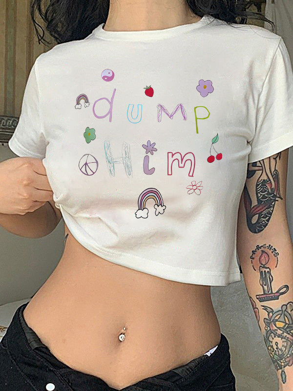 Dame Crop-T-Shirt med kreativt motiv og tætsiddende snit Skovae