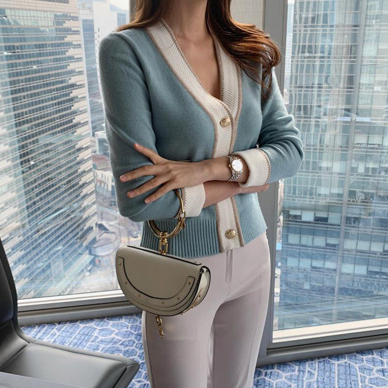 Kvindernes cardigan med kontrastdetaljer og stilfuld knaplukning Stilla