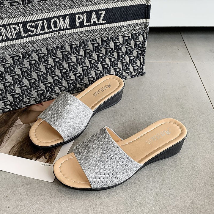 Dame elegante Mules i moderne glamour-stil med smagfulde accenter Stilla