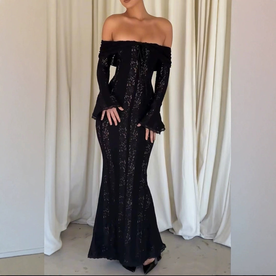 Kvinders blonde maxikjole med off-the-shoulder design og elegante trompetærmer Skovae