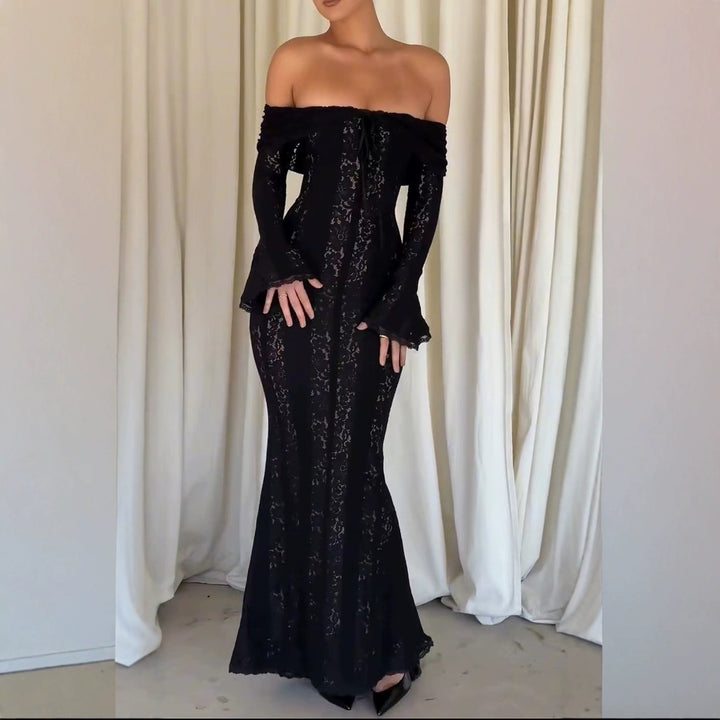 Kvinders blonde maxikjole med off-the-shoulder design og elegante trompetærmer Skovae