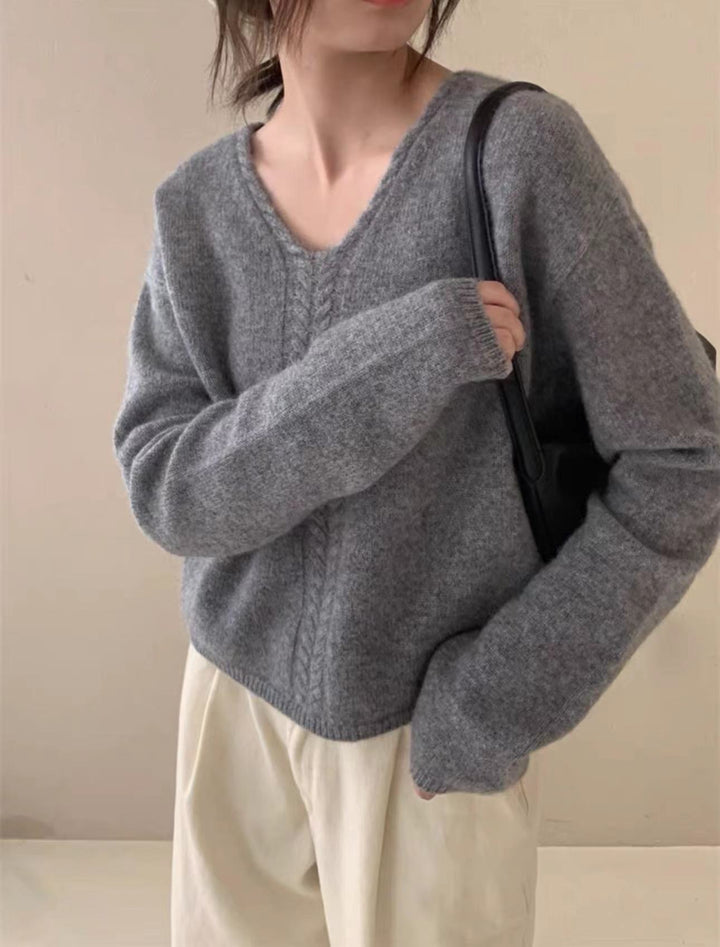 Kvinders oversized V-hals sweater med fint strikket tekstur Stilla
