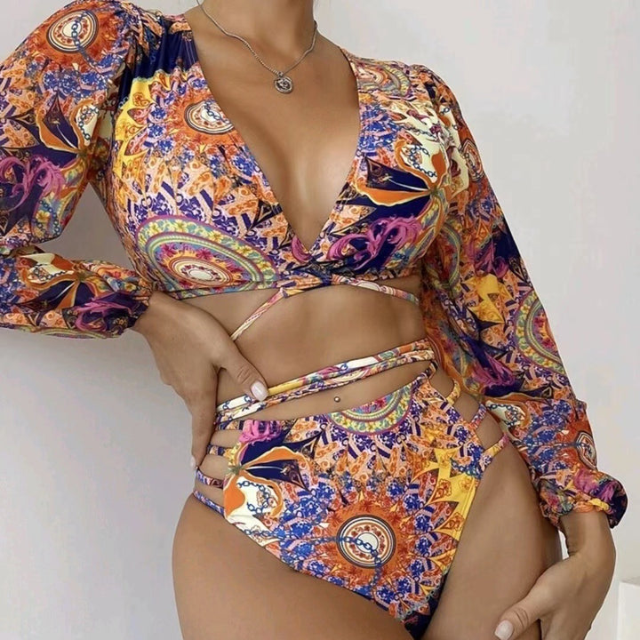 Dame bikini sæt med moderigtige cut-outs og lange ærmer Stilla