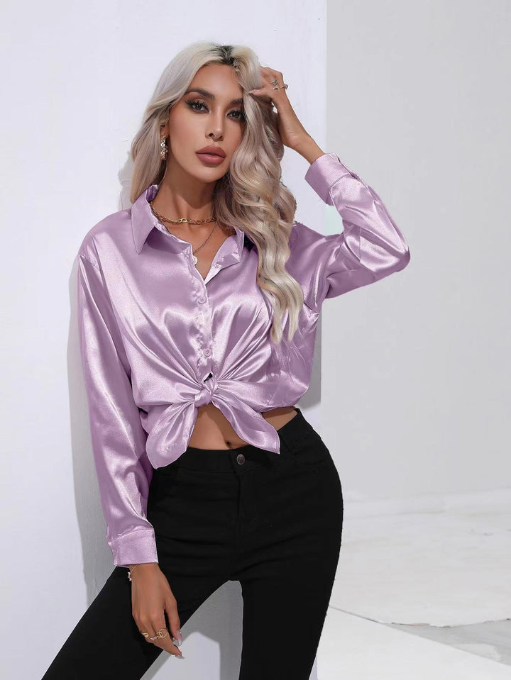 Dame Elegant Satinbluse med moderne snit og knaplukning Stilla