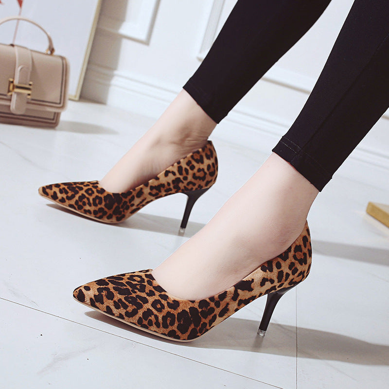 Dame High-Heel Pumps med elegant spids form og komfortabelt futter Stilla