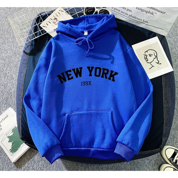 Kvinders hoodie med sporty New York print Skovae