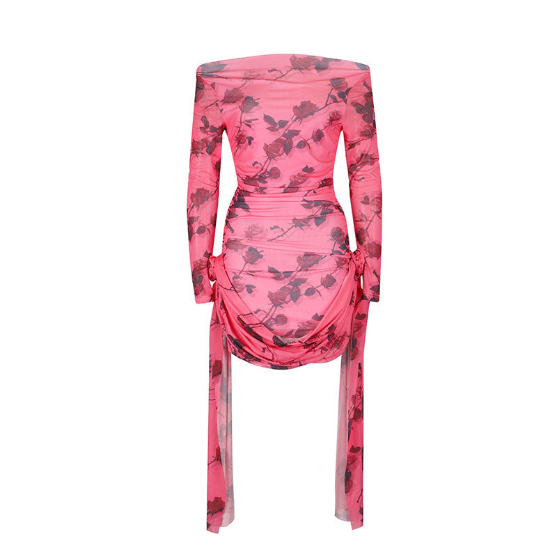 Dame Off-Shoulder Minikjole med florale flæser og elegant taljering Skovae