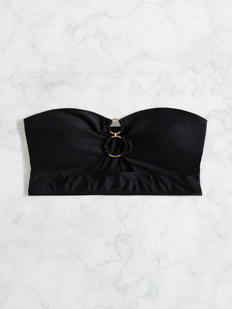 Dame Bandeau-bikini top med elegant knude-design og gyldne accenter Stilla