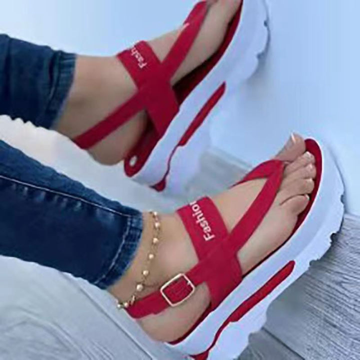 Dame fashionable plateau sandaler med justerbar rem og skridsikker sål Stilla