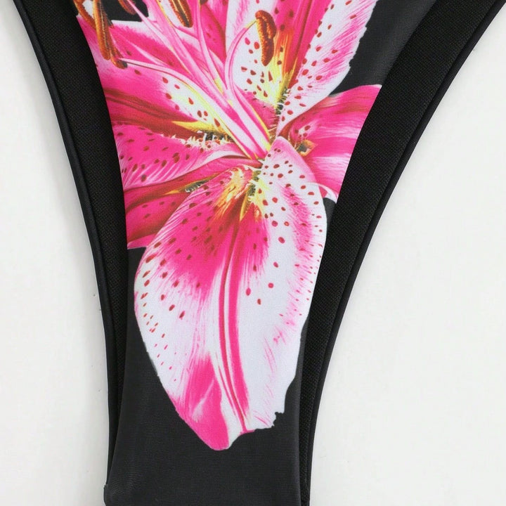 Dame bikini-sæt med elegant omslagskørt og blomstret design Stilla