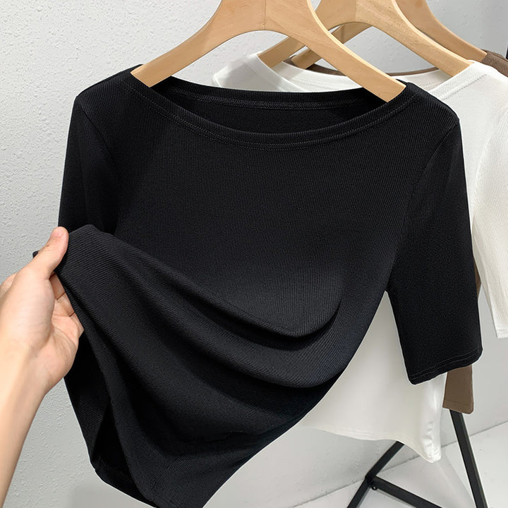 Dame Kortærmet Rib-T-shirt med elegant Rund halsudskæring og figursyet pasform Stilla