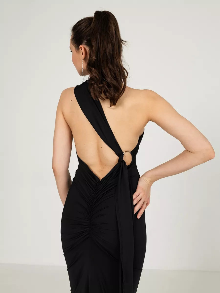 Dame Maxi-kjole med asymmetrisk udskæring og raffinerede draperingsdetaljer Stilla