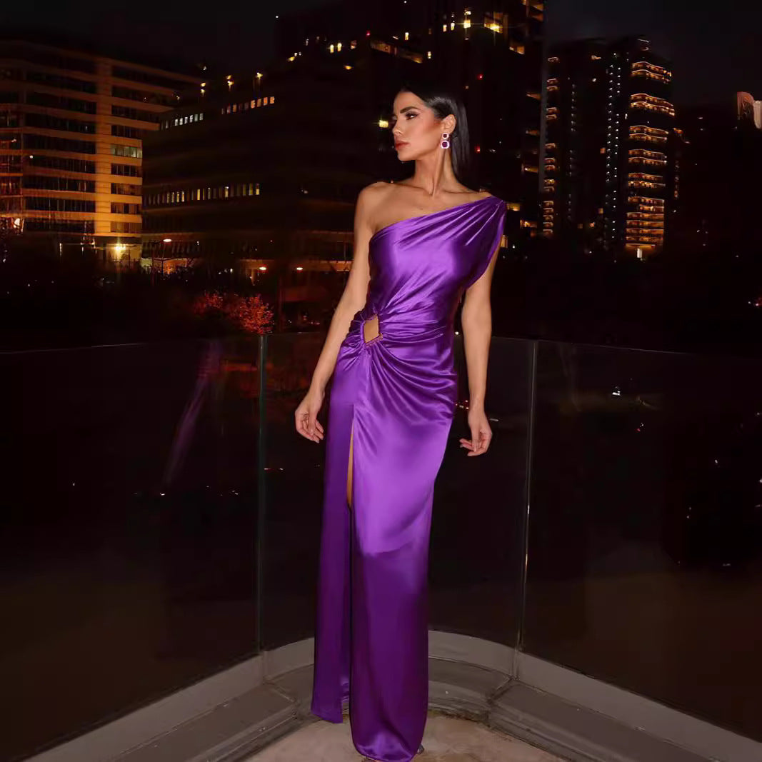 Dame Glamourøs Aftenkjole med asymmetrisk snit, elegant slids og glat materiale Stilla
