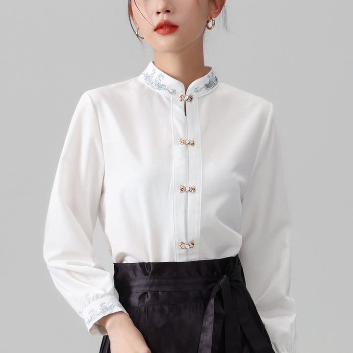 Dame elegant bluse med dekorative knapper og kunstneriske applikationer Stilla