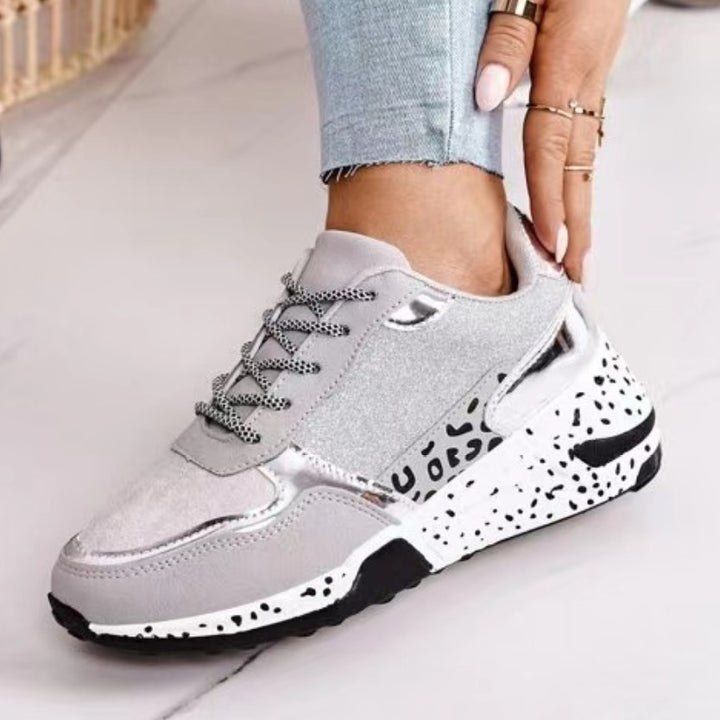 Dame mode Sneakers med glitrende accenter og dyre motiv Stilla