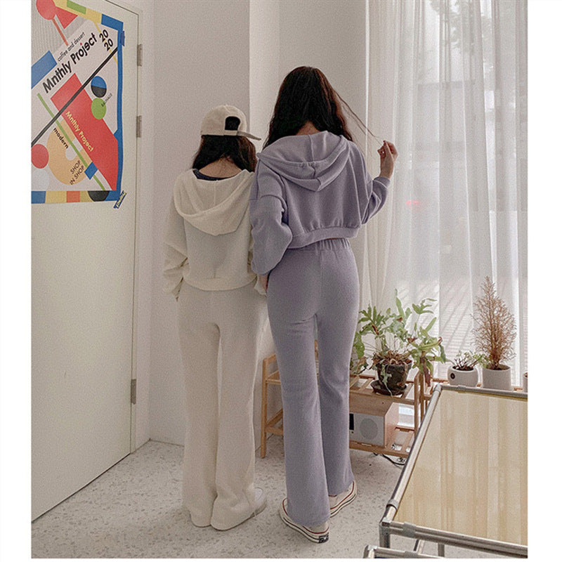 Kvinders afslappede loungewear sæt med crop hoodie og bred ben Stilla