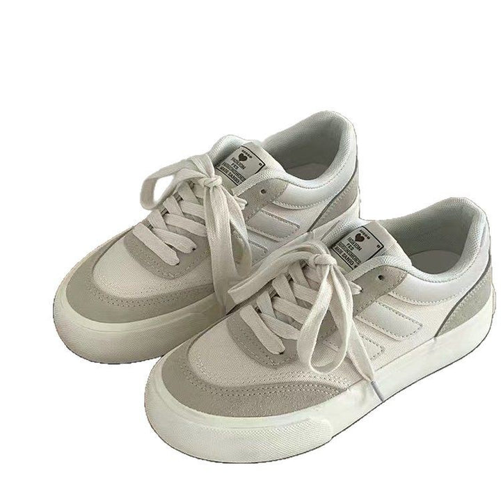 Dame Sporty Sneakers i Retro-stil med komfortabelt ruskindsoverdel og kontrasterende accenter Stilla