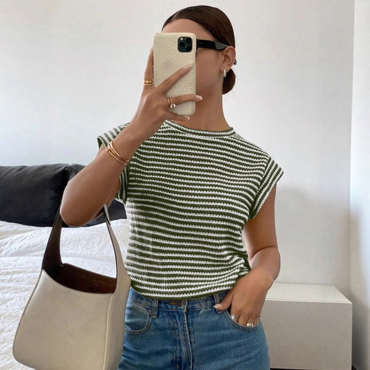 Dame stribet T-shirt med elegant snit og kort ærme Stilla