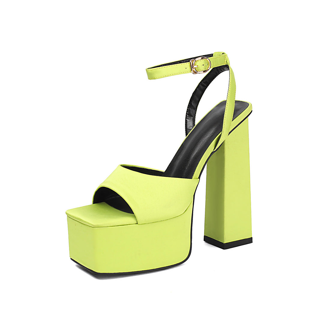 Femme Chunky Heel Platform Sandaler med justerbar ankelrem Stilla