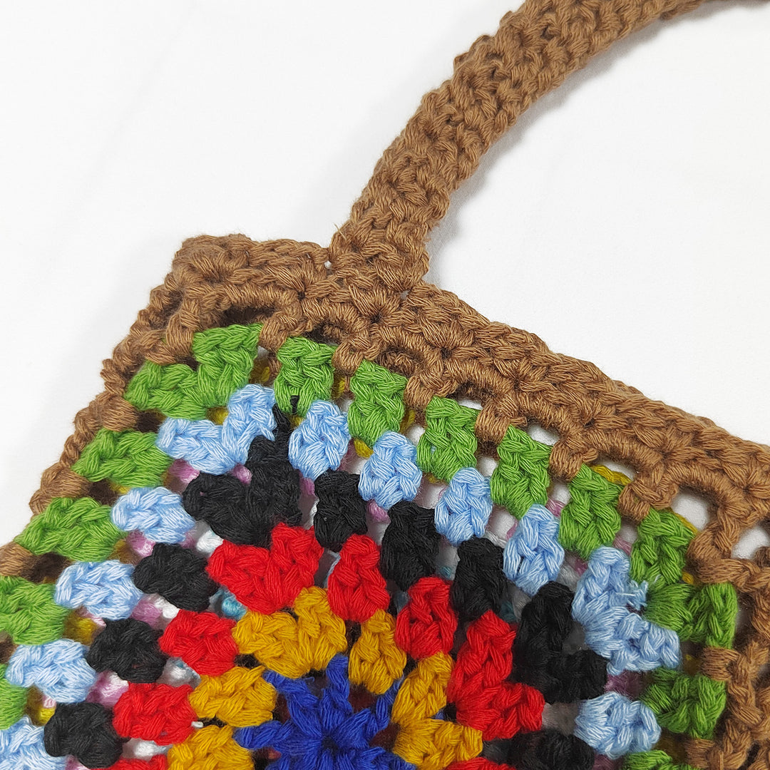 Dame hækle håndtaske i det karakteristiske granny square design Stilla