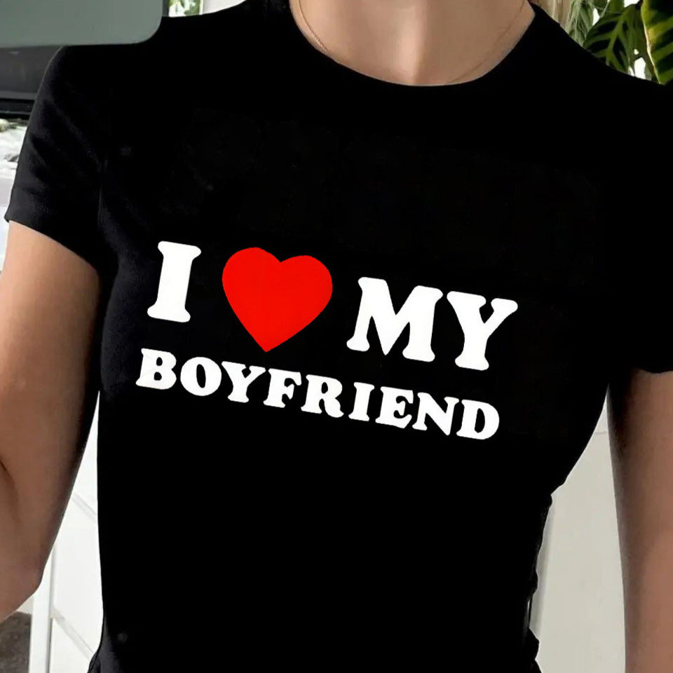 Dame Crop-T-Shirt med animalistisk læbe motiv og iøjnefaldende skrift Skovae