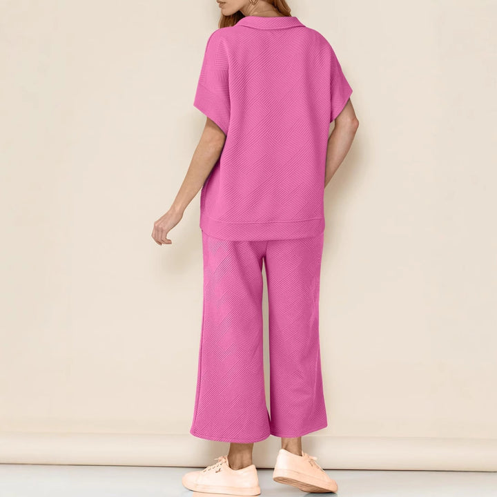 Dame stilfuld to-dels loungewear sæt med elastisk talje og struktureret top Stilla