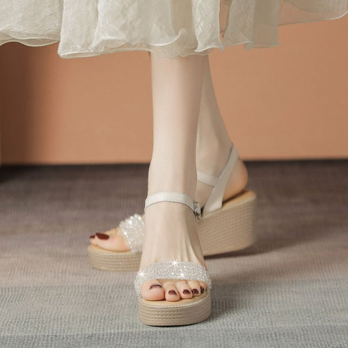 Dame platform sandaler med glitrende accenter og justerbar rem Stilla