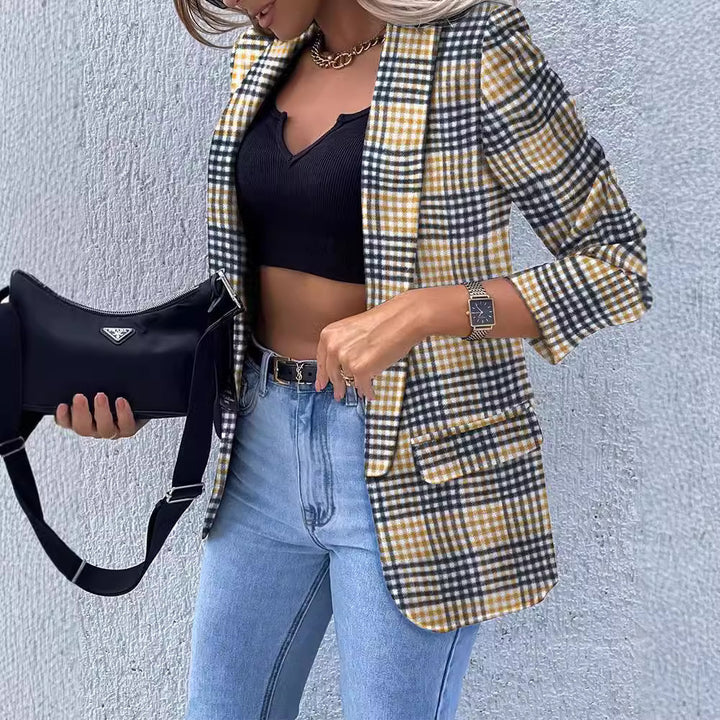 Dameternetternet Blazer med moderne detaljer Stilla