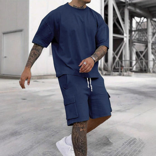 Herre fritids-sæt med oversized T-shirt og cargo-shorts Stilla
