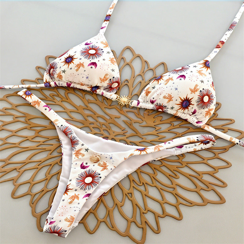 Dame Triangel-Bikini med blomsterdesign og elegant guldspænde Skovae