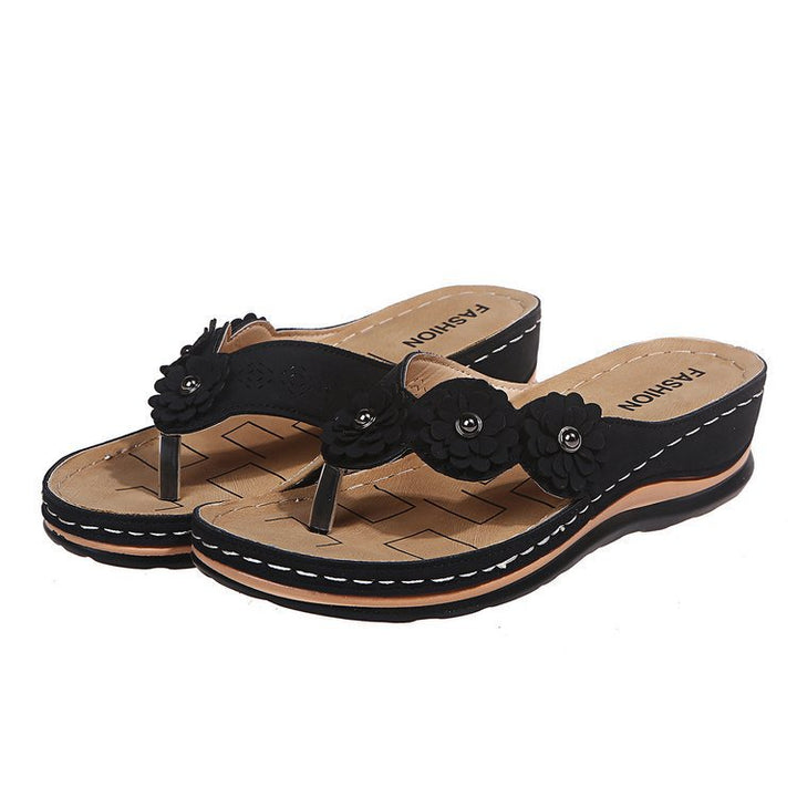 Dame mode tåsplit sandaler med blomster accenter og ergonomisk fodseng Stilla
