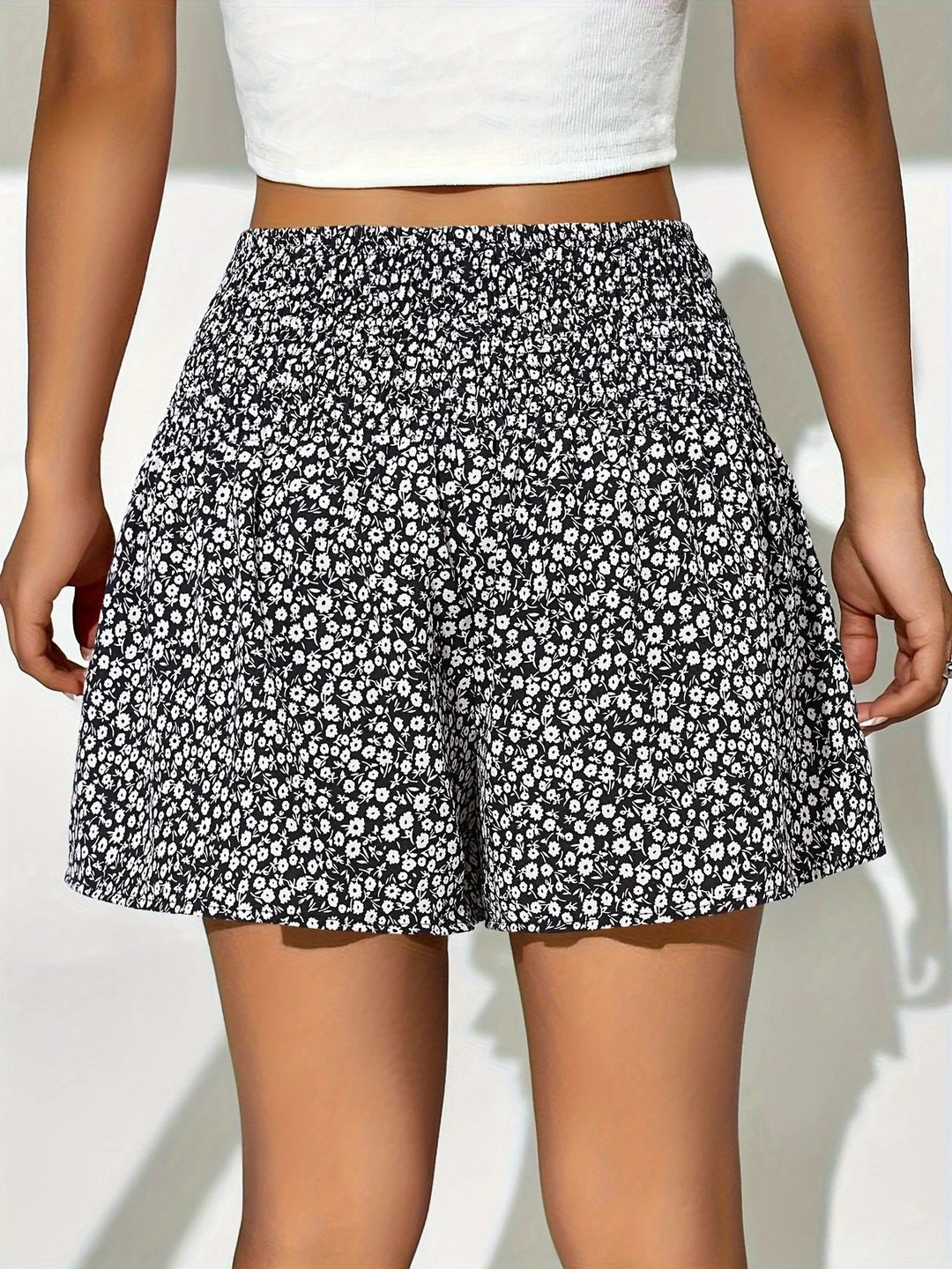 Dame trykte sommer-short med elastisk talje og florlært design Stilla