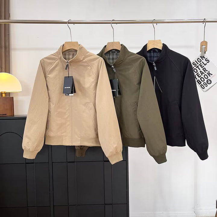 Damernes fashionable overgangsjakke med høj krave og praktiske lommer Stilla