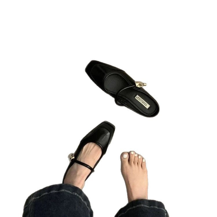 Damer elegante Slingback-pumper med moderne kædeaccent og komfortabel blokhæl Stilla