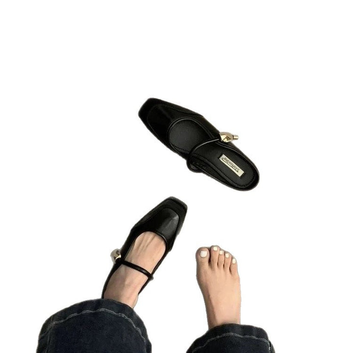 Damer elegante Slingback-pumper med moderne kædeaccent og komfortabel blokhæl Stilla