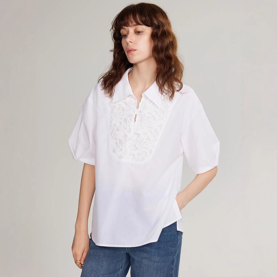 Dame Elegant Bluse med drømmende broderedesign og knapdetaljer Skovae