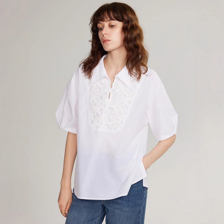 Dame Elegant Bluse med drømmende broderedesign og knapdetaljer Skovae