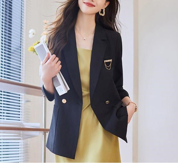 Dame mode blazer med elegante knapdetaljer Stilla