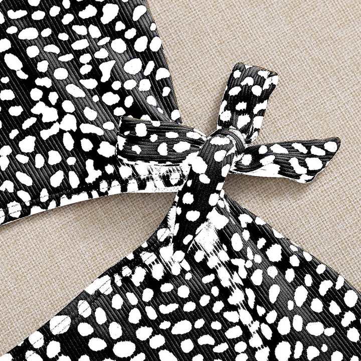 Damer Cropped Badedragt med asymmetrisk design og stilfulde bånd Skovae